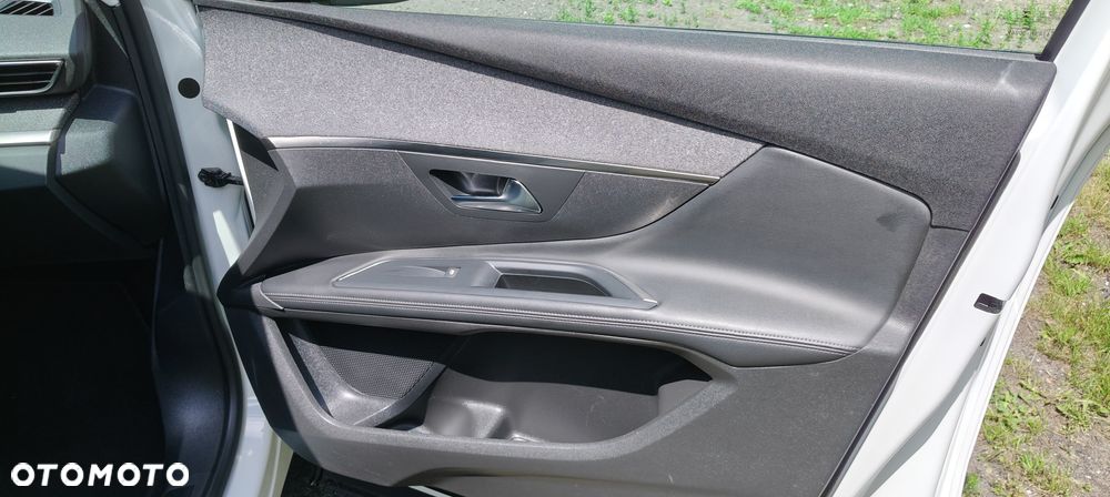 Peugeot 5008 BlueHDi 130 EAT8 Allure - 22