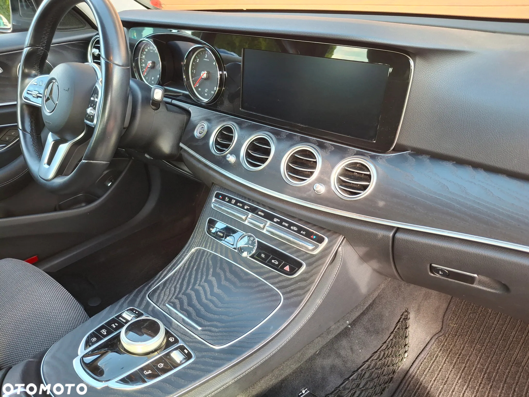 Mercedes-Benz Klasa E 220 d 9G-TRONIC - 13
