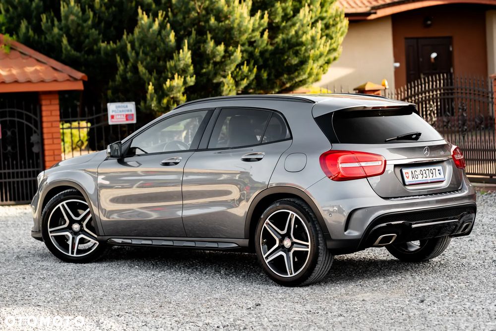 Mercedes-Benz GLA 250 4Matic 7G-DCT AMG Line - 15