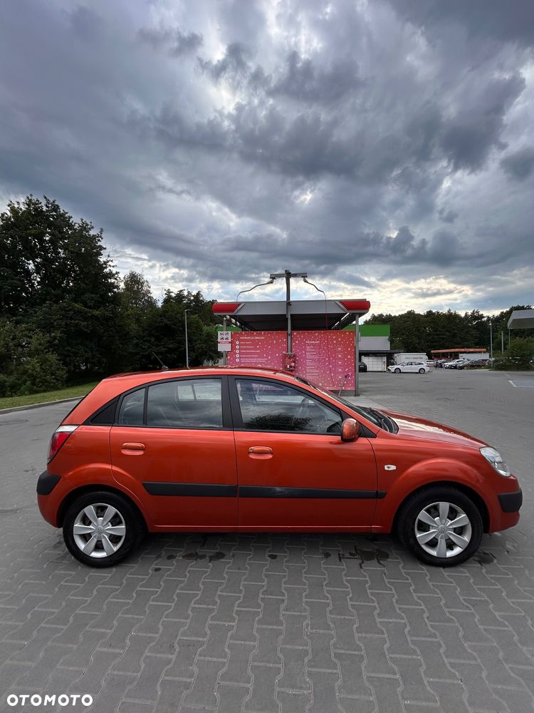 Kia Rio - 3