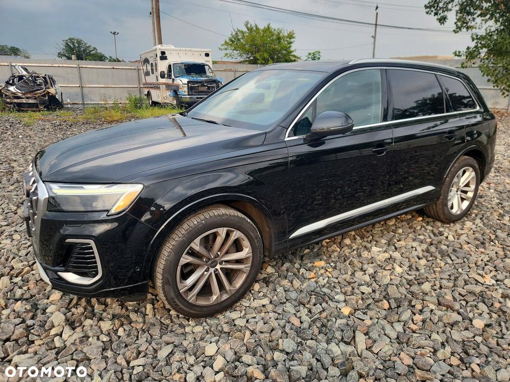 Audi Q7 2024 photo 2