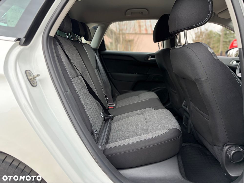 Citroën C4 PureTech 130 Stop & Start Attraction - 28
