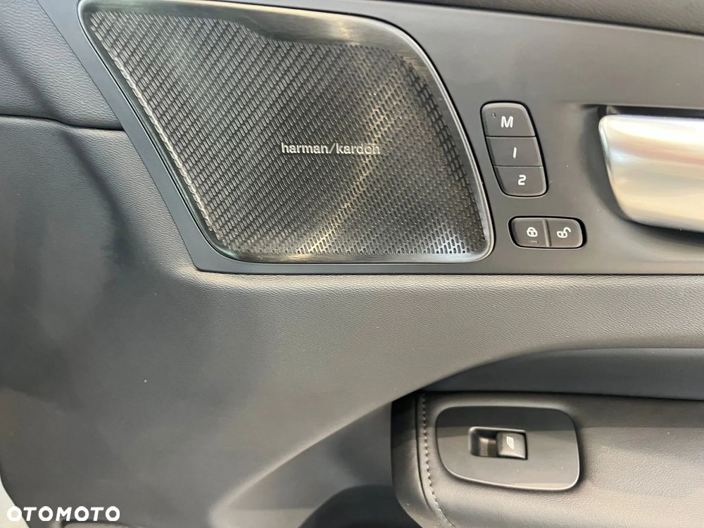 Volvo XC 60 B5 B AWD Geartronic RDesign - 27