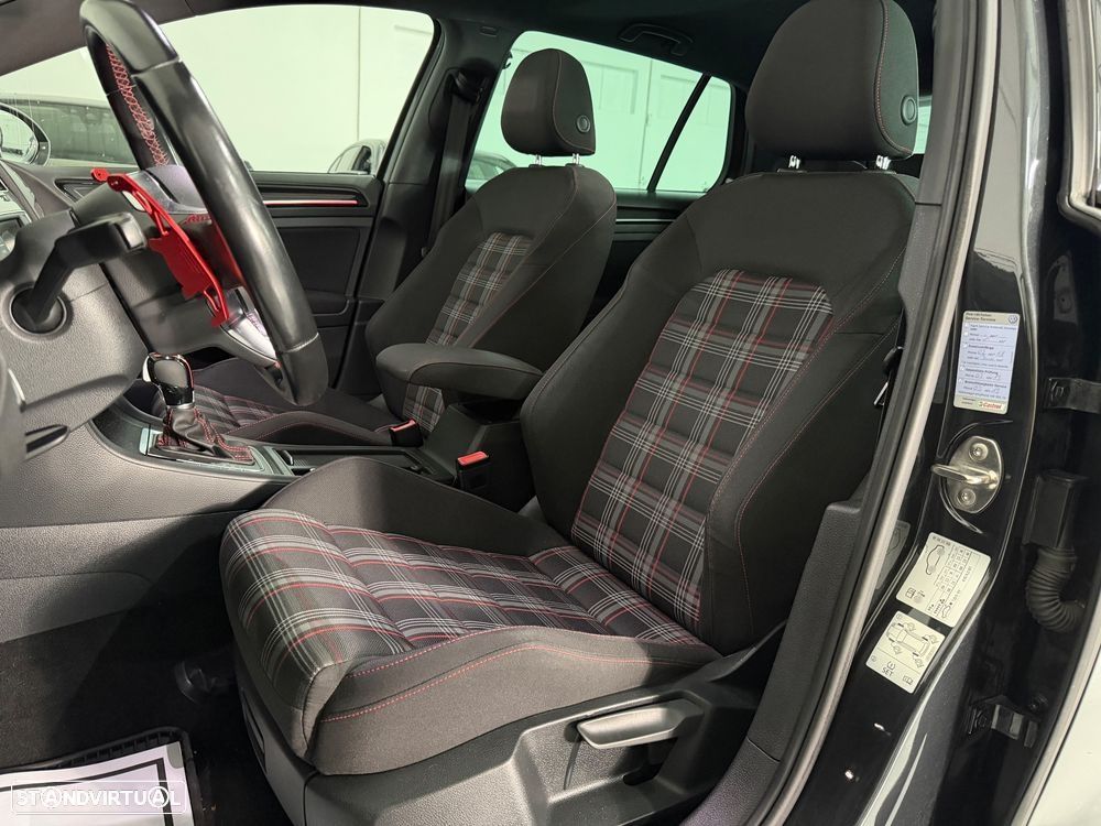VW Golf GTI Performance BlueMotion DSG - 10