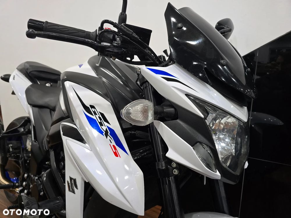 Suzuki GSX - 8