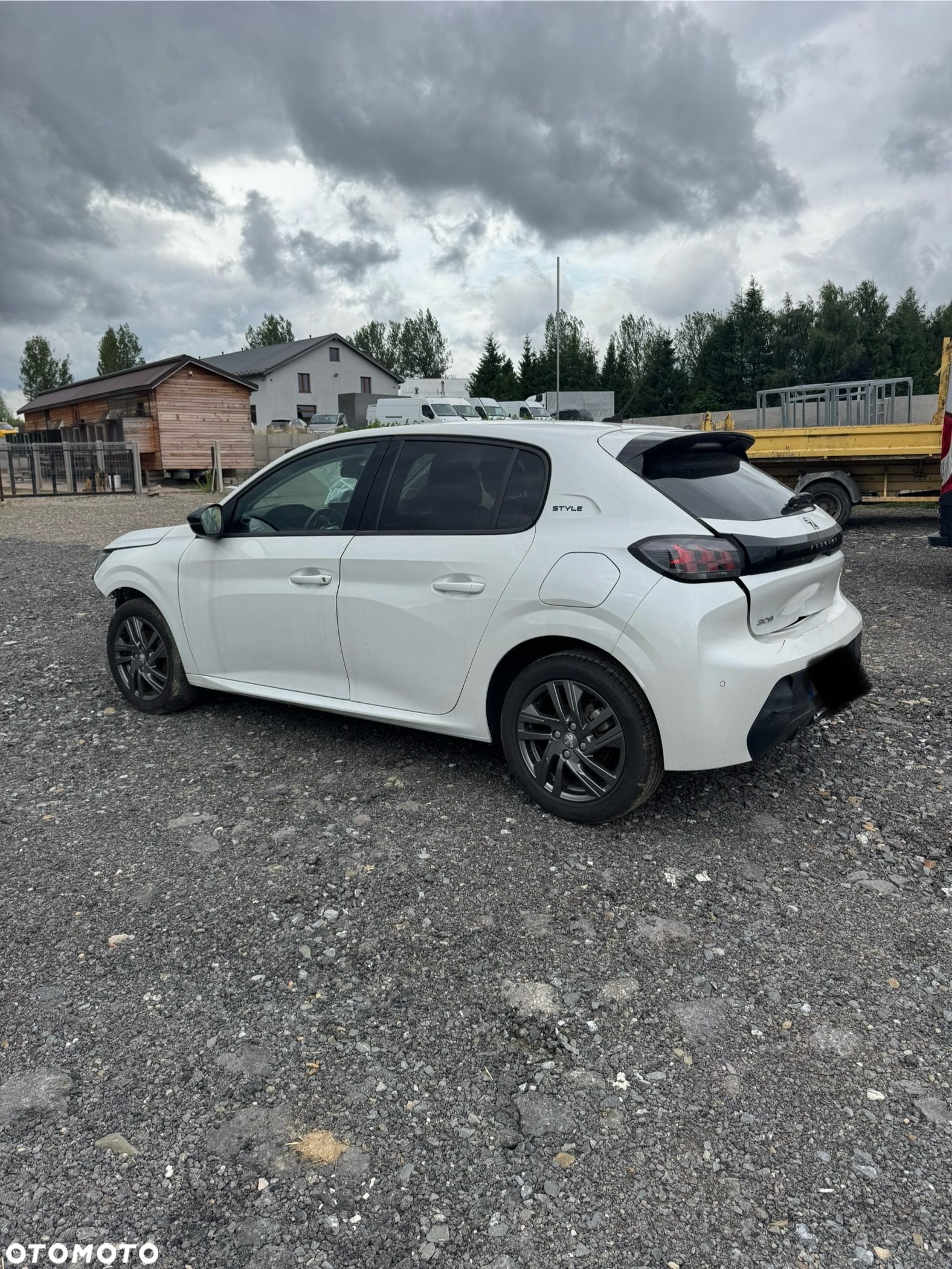 Peugeot 208 - 19