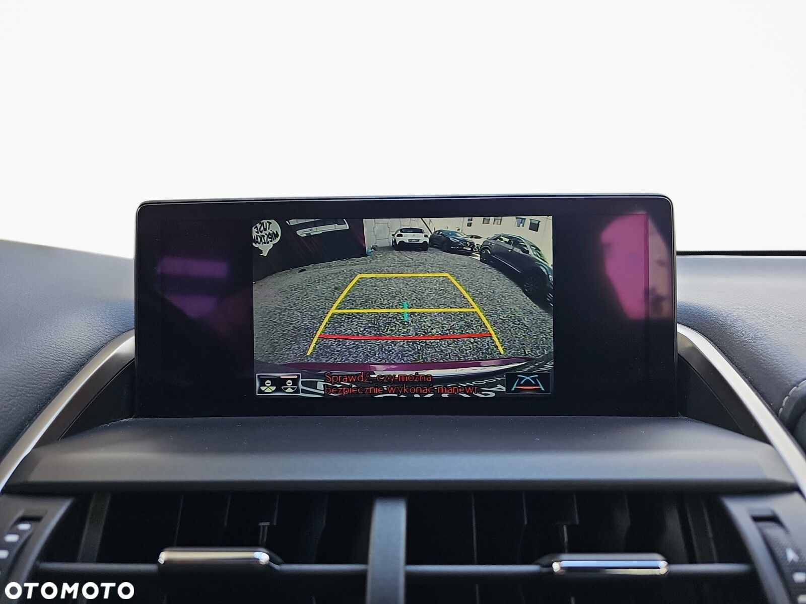 Lexus NX 300h Business Edition AWD - 24