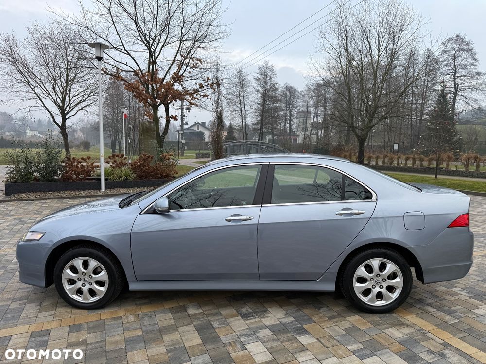 Honda Accord 2.0 i Executive - 8