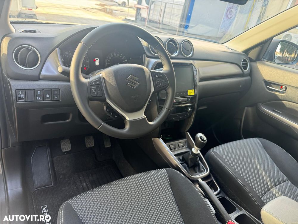 Suzuki Vitara 1.4 Boosterjet 6MT MHEV Passion - 6