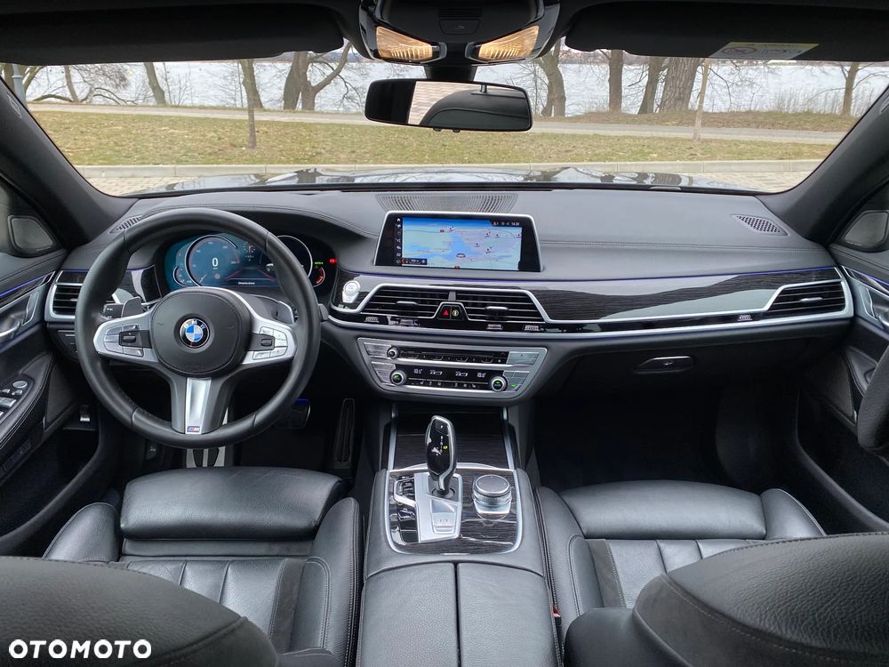 BMW Seria 7 730d xDrive - 29