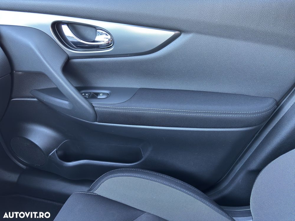 Nissan Qashqai 1.6 DCI N-Connecta - 19