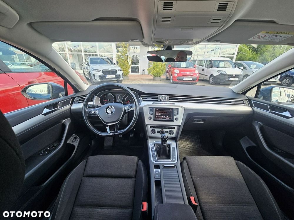 Volkswagen Passat - 34