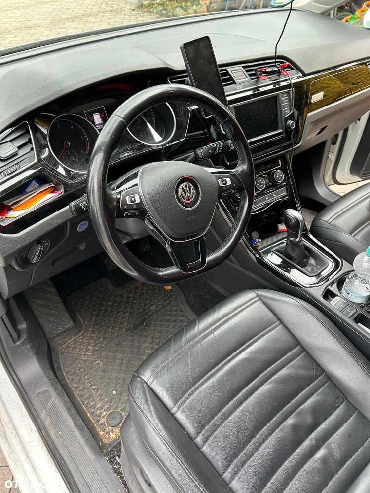 Volkswagen Touran - 5
