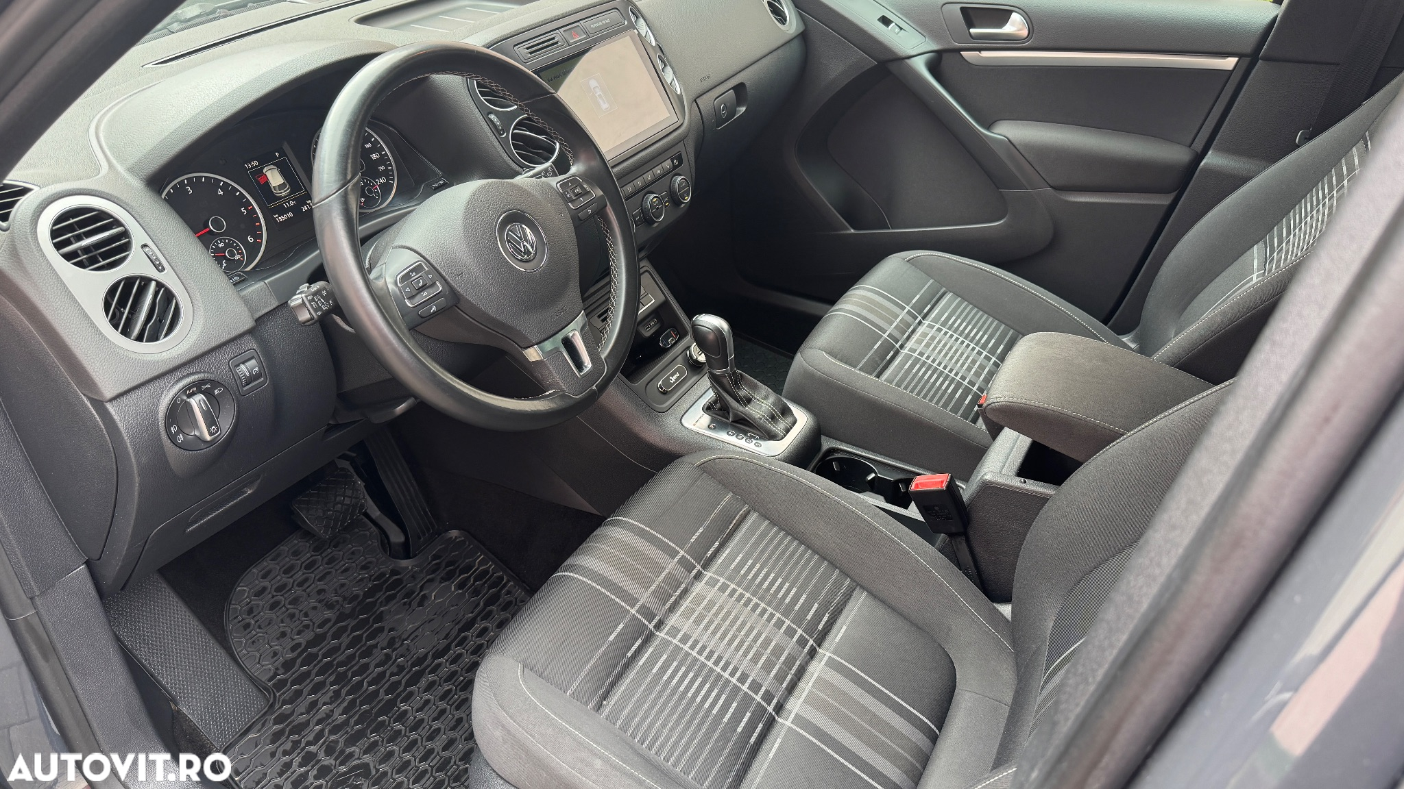 Volkswagen Tiguan 2.0 TDI DPF DSG 4Mot Comfortline - 9
