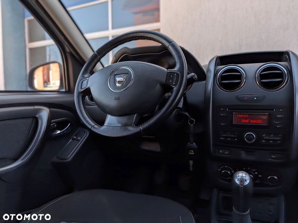 Dacia Duster 1.6 SCe Laureate S&S - 13