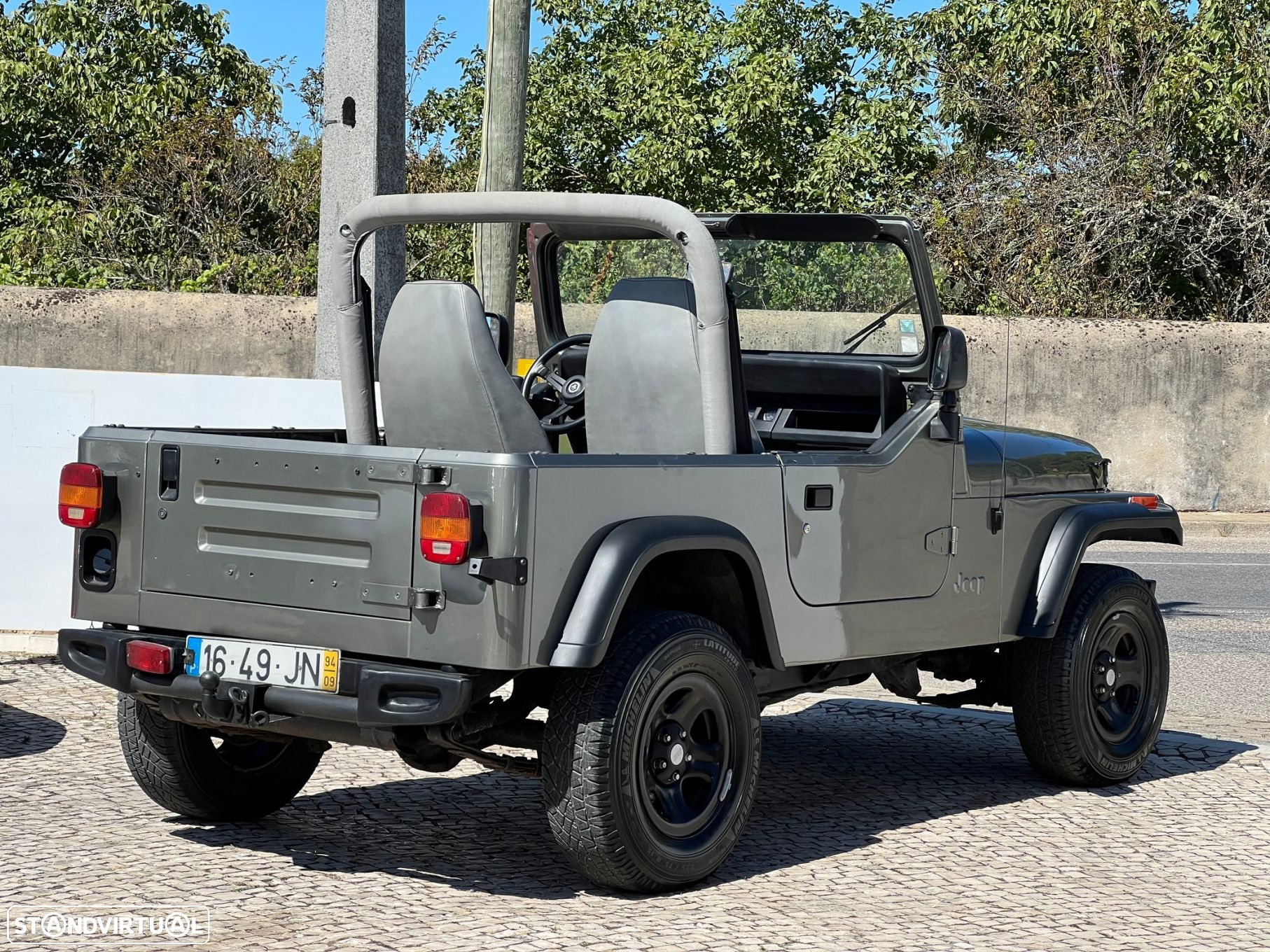 Jeep Wrangler 2.5 Sport Soft Top - 3