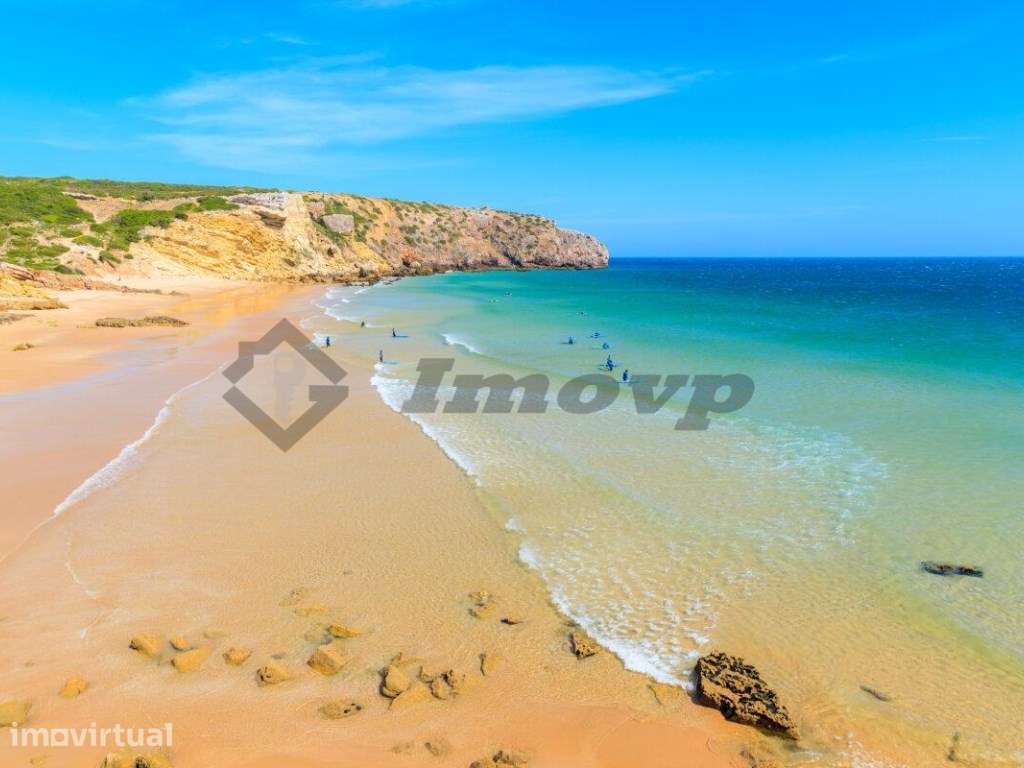 Moradia T3 com amplo terreno a 1,5 km da praia, Vila do Bispo - Grande imagem: 4/36