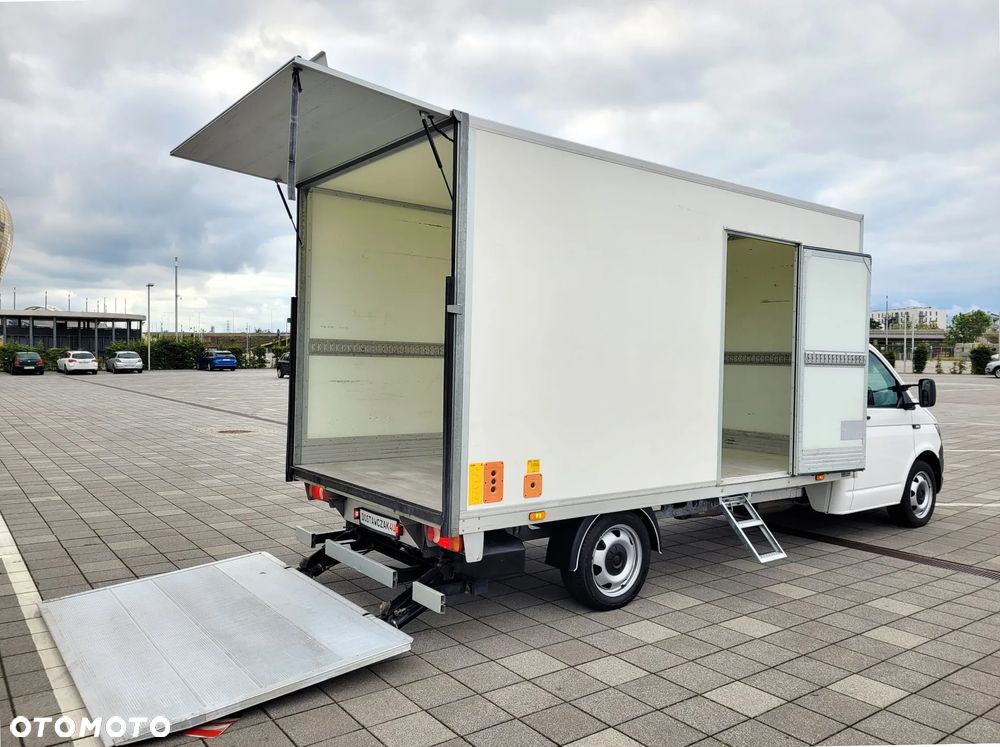 Volkswagen Transporter DSG KONTENER 8EP+WINDA750kg+DRZWI BOCZNE KLIMA KAMERA TEMPOMAT FV23%