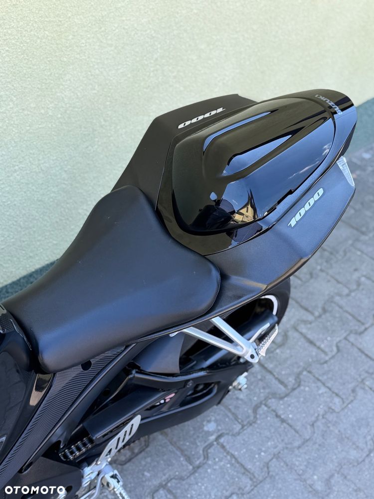 Suzuki GSX-R - 33
