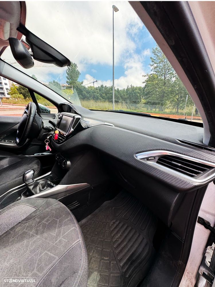 Peugeot 2008 1.6 BlueHDi Style - 10