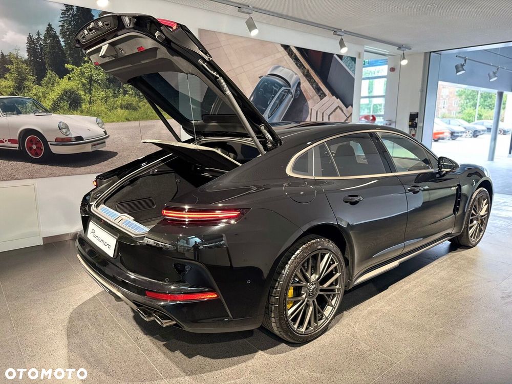 Porsche Panamera - 12