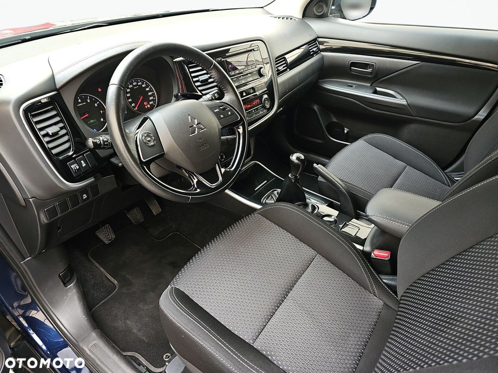 Mitsubishi Outlander - 11