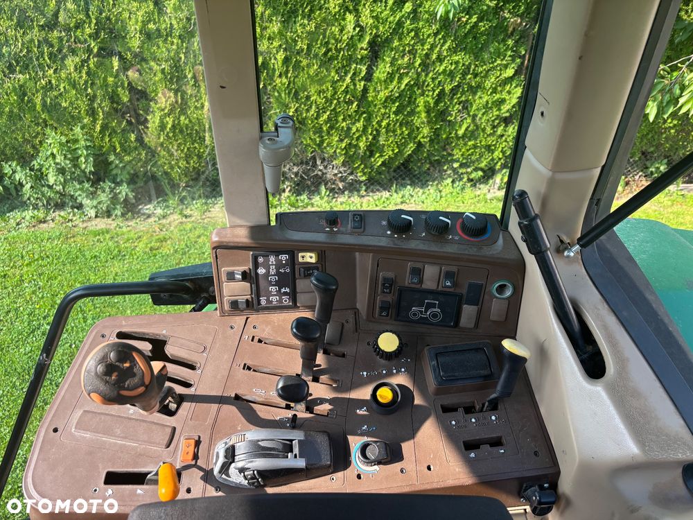 John Deere 6810 - 17