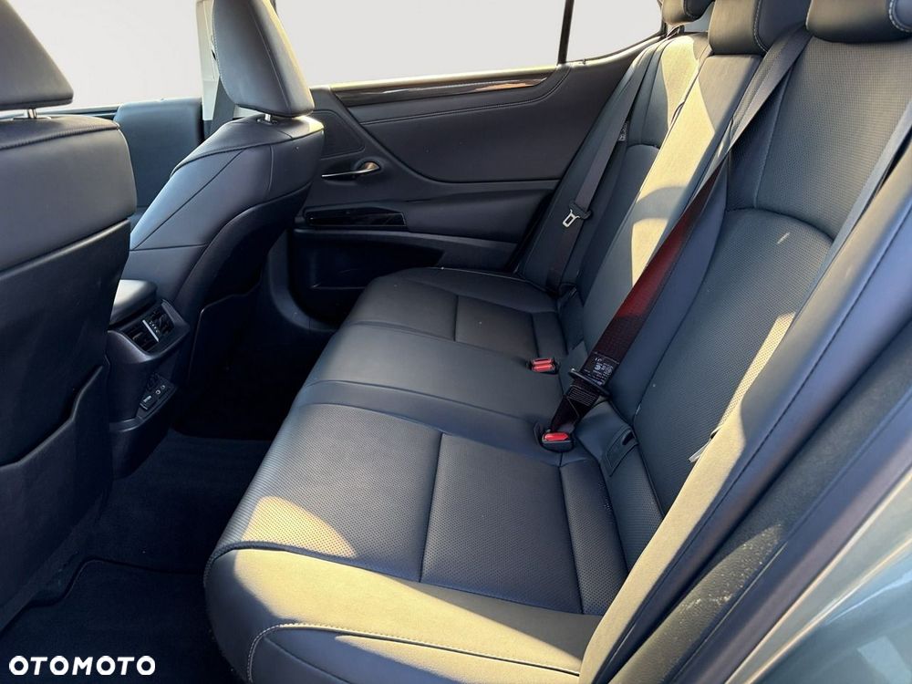 Lexus ES - 23