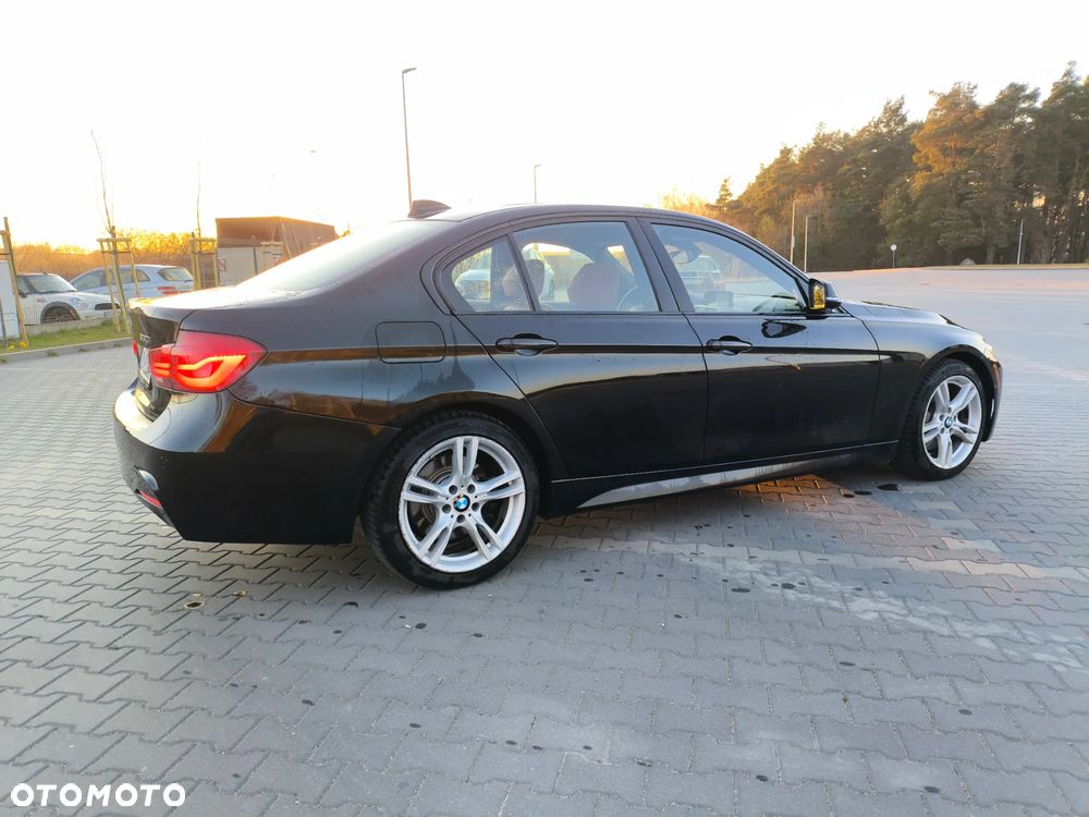 BMW Seria 3 330i xDrive Edition M Sport Shadow - 9