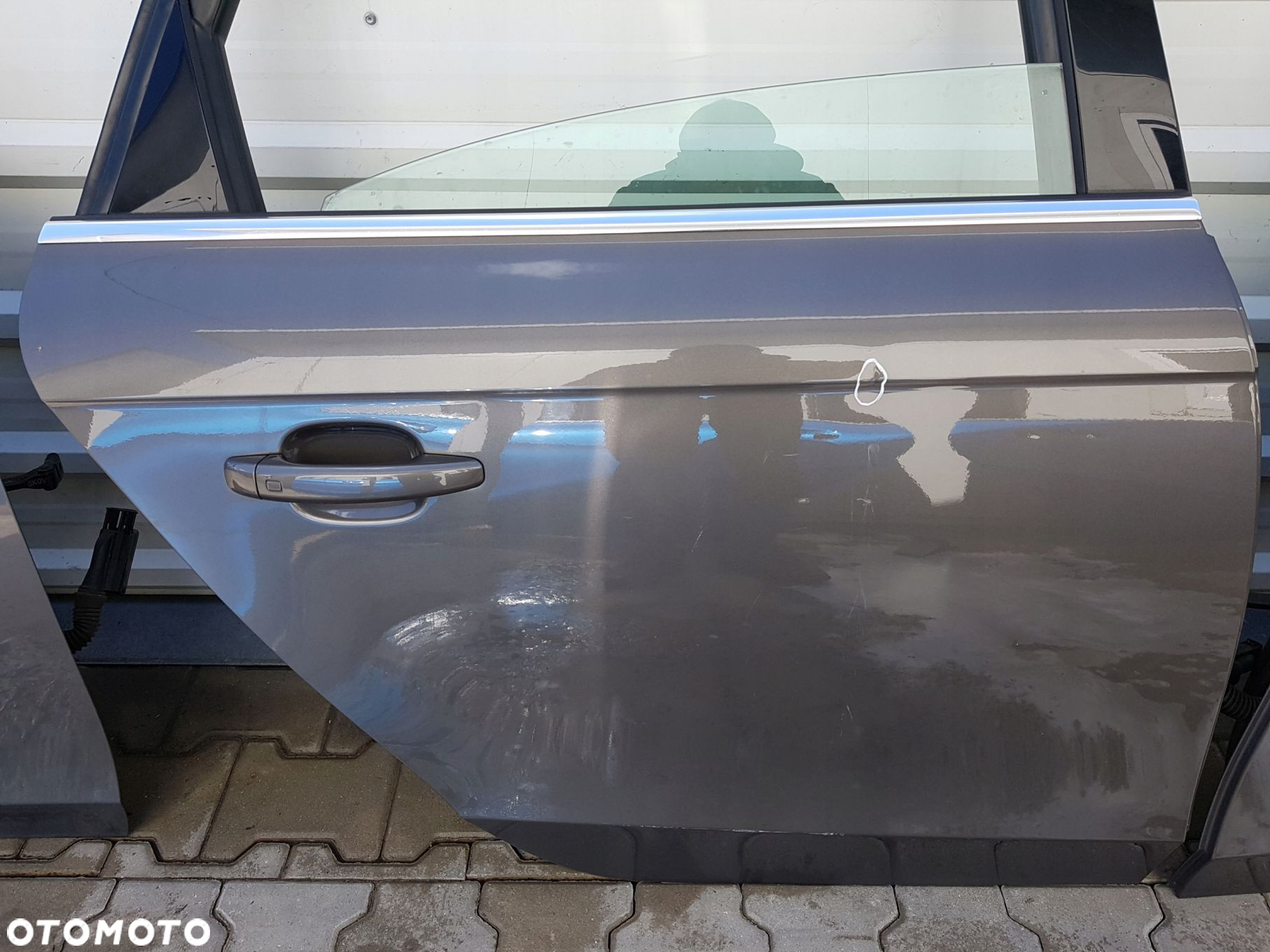 AUDI A4 B8 08r- SEDAN DRZWI PRAWE TYŁ LY1P - 2