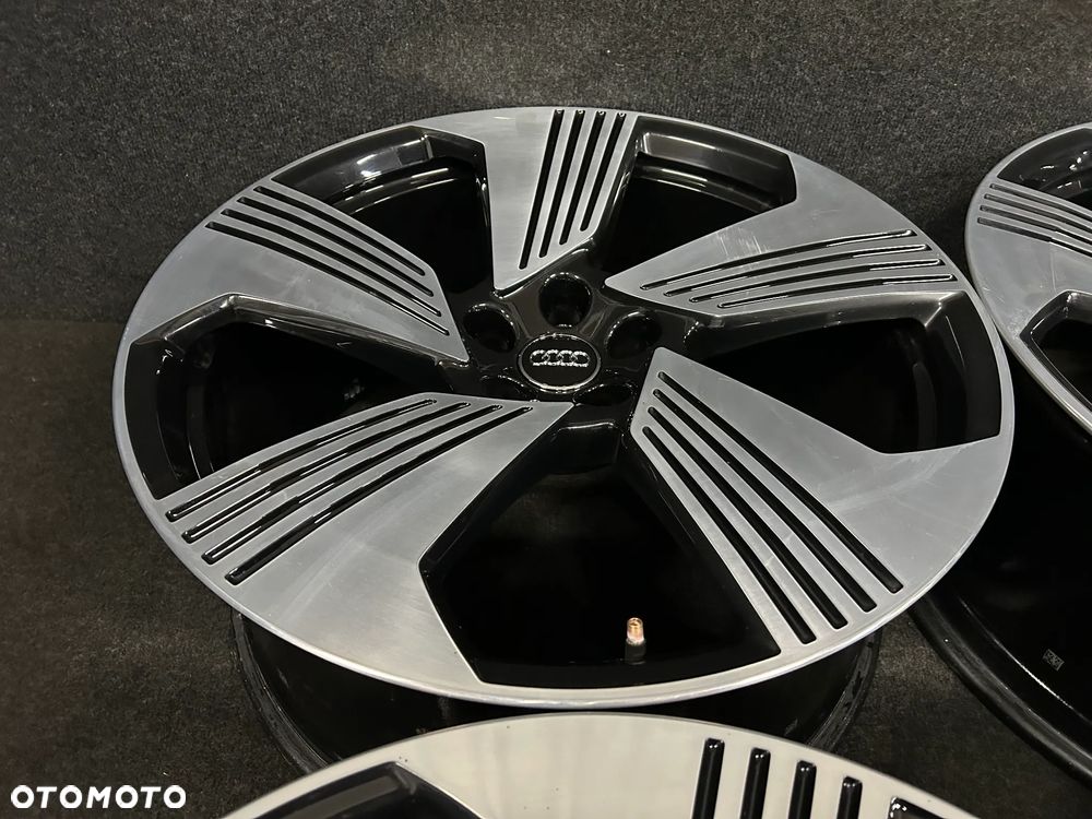 Alufelgi Audi Q7 E-Tron, Q7 II, Q8, Q5 II, A6 C8, A7 21 cali 5x112 4szt. - 20