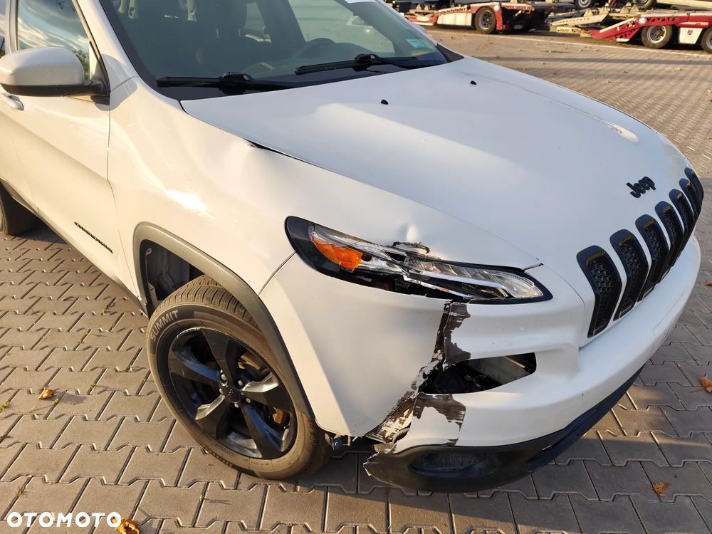 Jeep Cherokee - 18