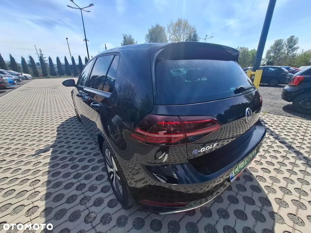 Volkswagen Golf - 2