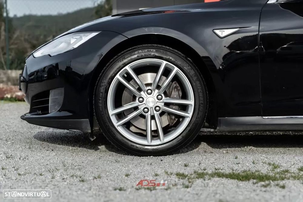 Tesla Model S 85 - 11