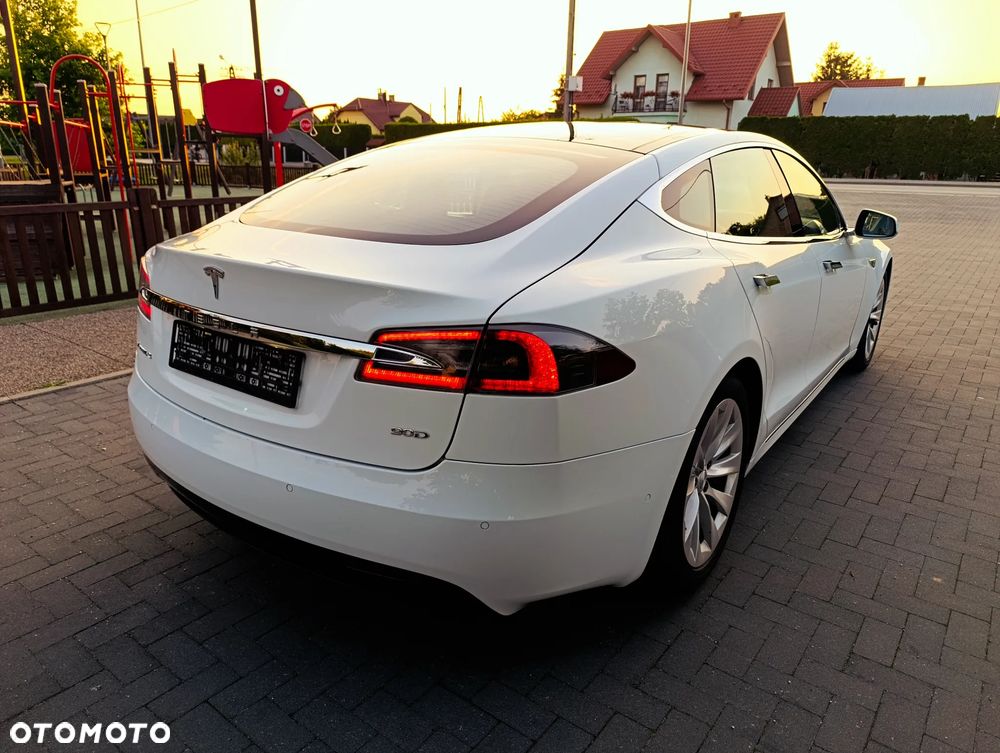 Tesla Model S Long Range Plus - 17