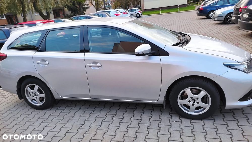 Toyota Auris 1.6 Premium - 1
