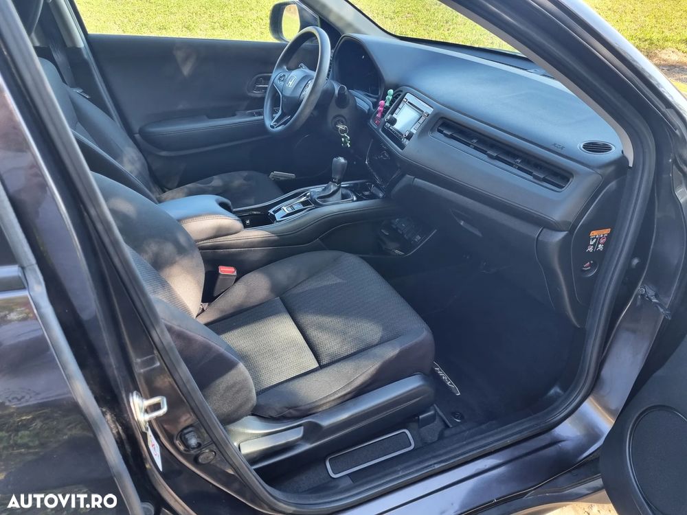 Honda HR-V 1.5 i-VTEC 4x2 6MT Executive - 9