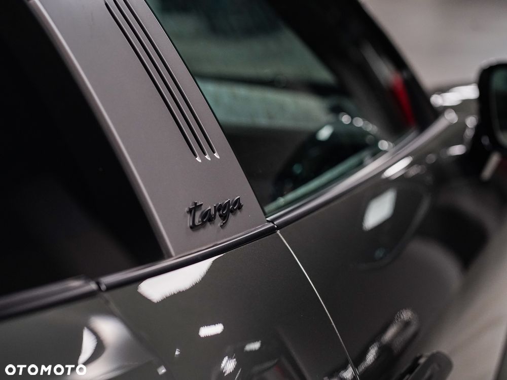 Porsche 911 Targa 4 GTS - 12