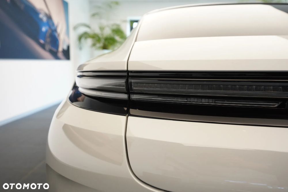 Porsche Panamera - 34