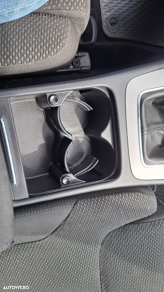 Volkswagen Passat 1.6 FSI Comfortline - 10