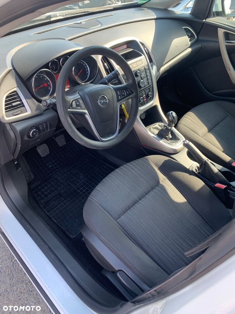 Opel Astra 1.4 150 Jahre - 21