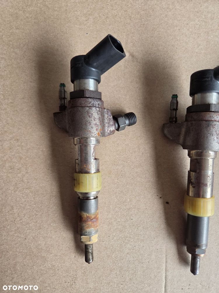 Wtryskiwacz wtryski wtrysk 1.6 E HDI Peugeot Citroen  9674973080 - 2