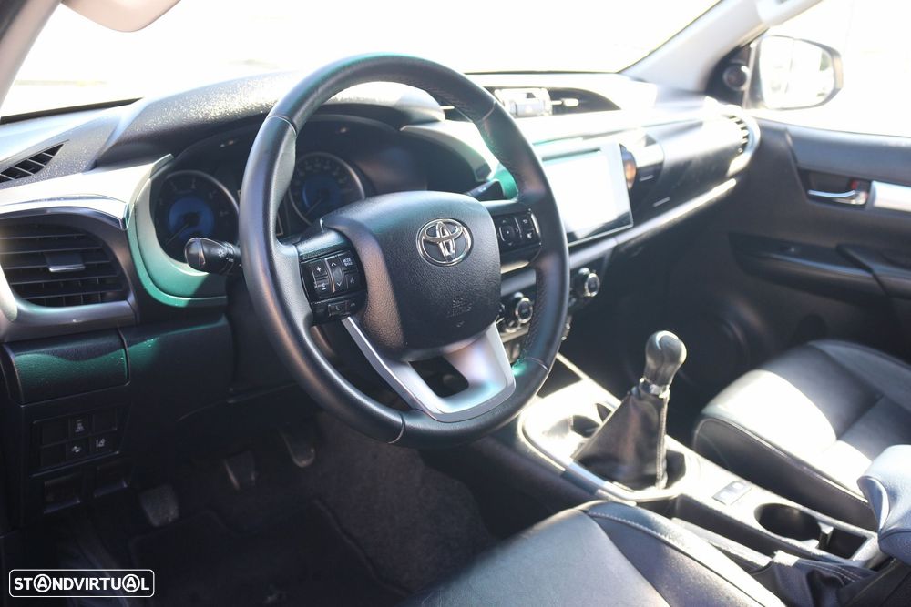 Toyota Hilux 2.4 D-4D 4WD Tracker - 20