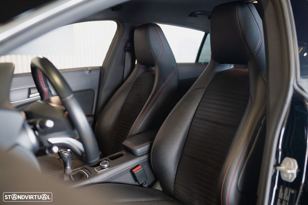 Mercedes-Benz CLA 180 d Shooting Brake AMG Line - 22