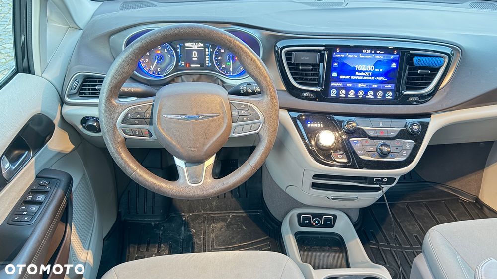 Chrysler Pacifica - 3