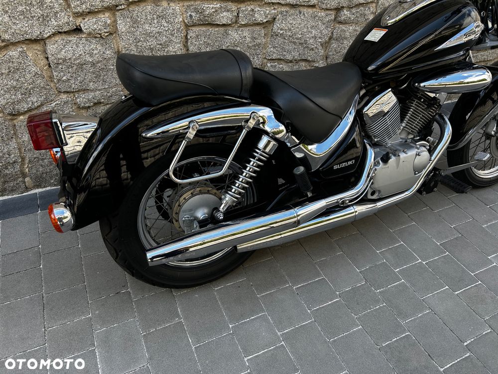 Suzuki Intruder - 4