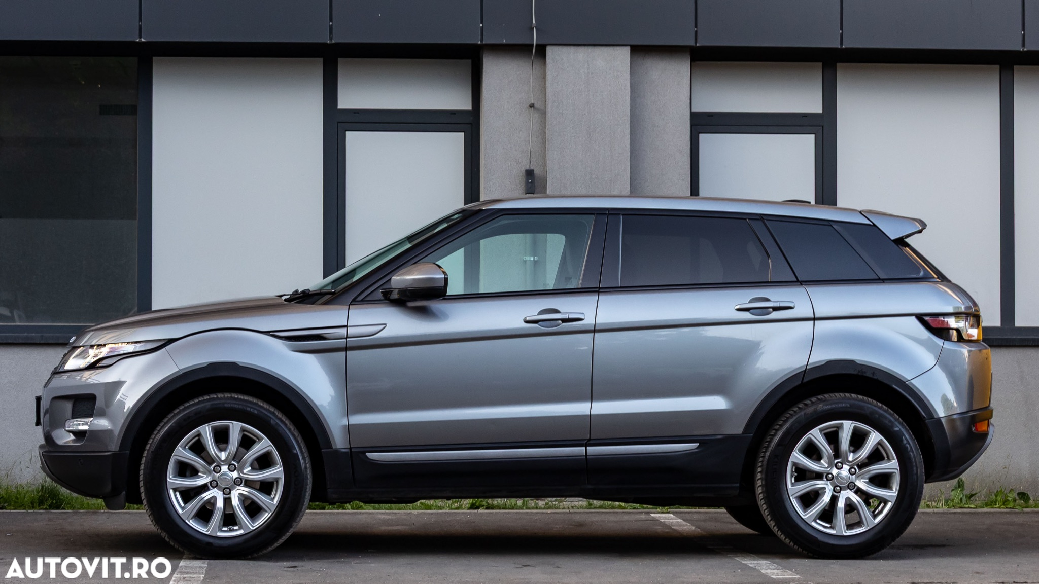 Land Rover Range Rover Evoque - 26