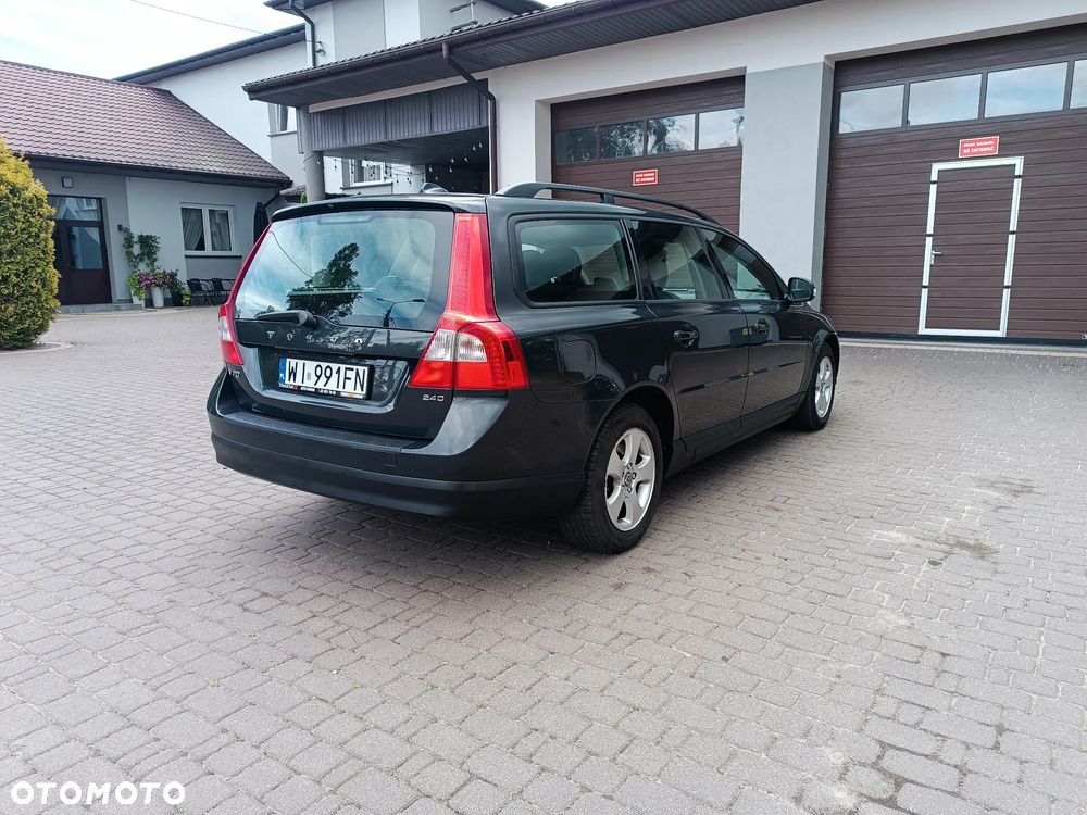 Volvo V70 2.4D Momentum - 23