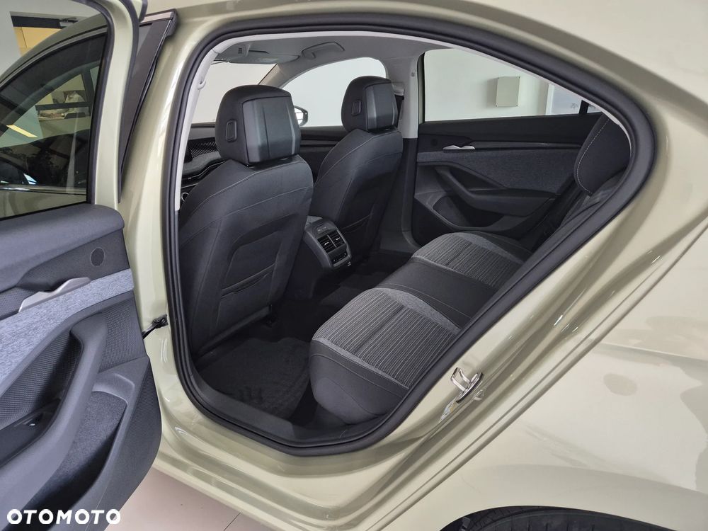 Skoda Superb 2.0 TSI Edition 130 DSG - 12