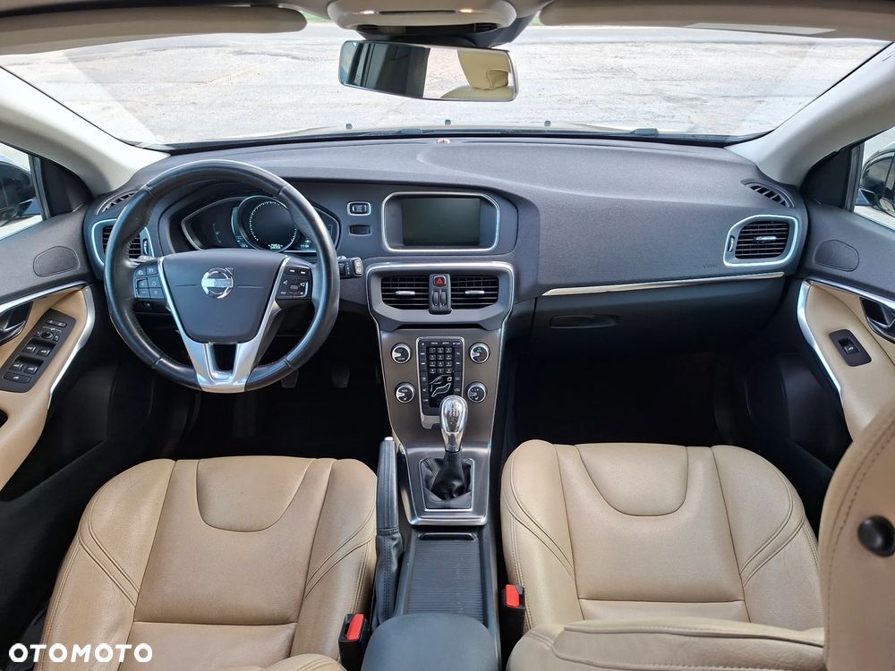 Volvo V40 D2 Momentum - 2